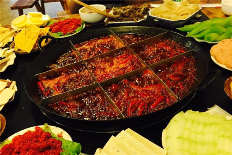 鱼跃印象斑鱼重庆老火锅